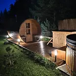 Trzy Jeziora Z Zewnetrznym - Sauna, Balia Do Schladzania I Jacuzzi Prázdninový dům