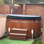 Trzy Jeziora Z Zewnetrznym - Sauna, Balia Do Schladzania I Jacuzzi