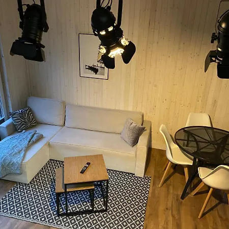 Trzy Jeziora Z Zewnetrznym - Sauna, Balia Do Schladzania I Jacuzzi Tatil Evi Male Swornegacie