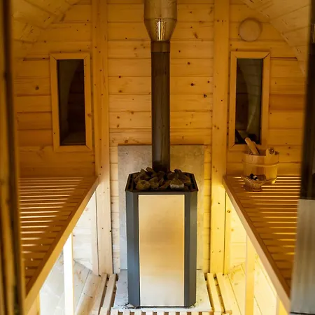 Trzy Jeziora Z Zewnetrznym - Sauna, Balia Do Schladzania I Jacuzzi * Małe Swornegacie