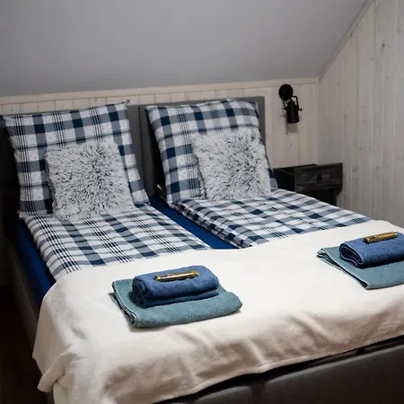 Trzy Jeziora Z Zewnetrznym - Sauna, Balia Do Schladzania I Jacuzzi