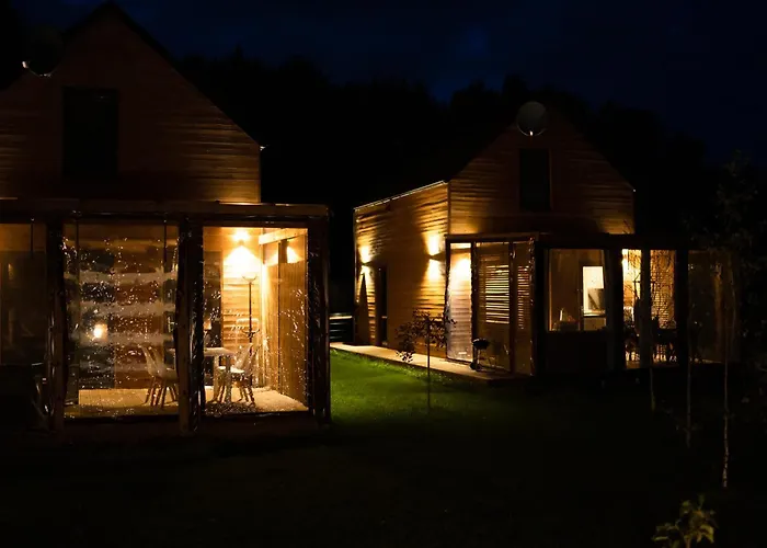 Trzy Jeziora Z Zewnętrznym - Sauna, Balia Do Schładzania I Jacuzzi Male Swornegacie