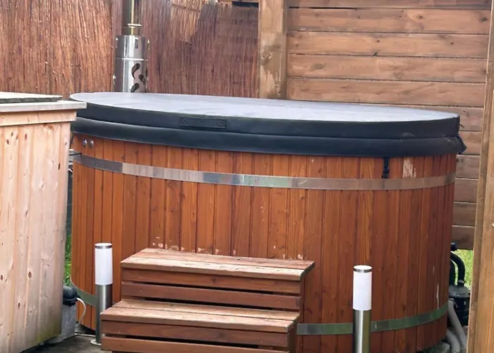 Trzy Jeziora Z Zewnetrznym - Sauna, Balia Do Schladzania I Jacuzzi